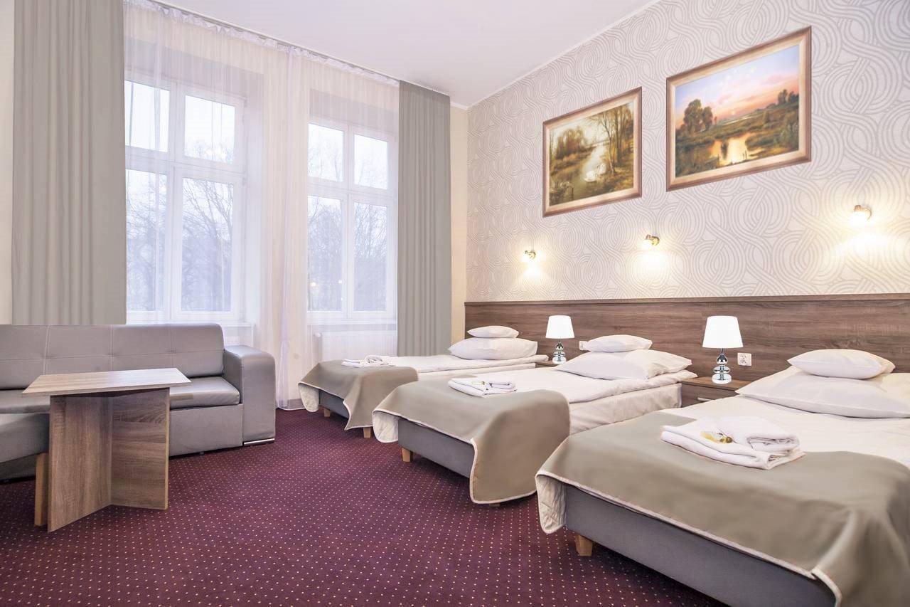 Hotel Maximum Krasków Exterior foto