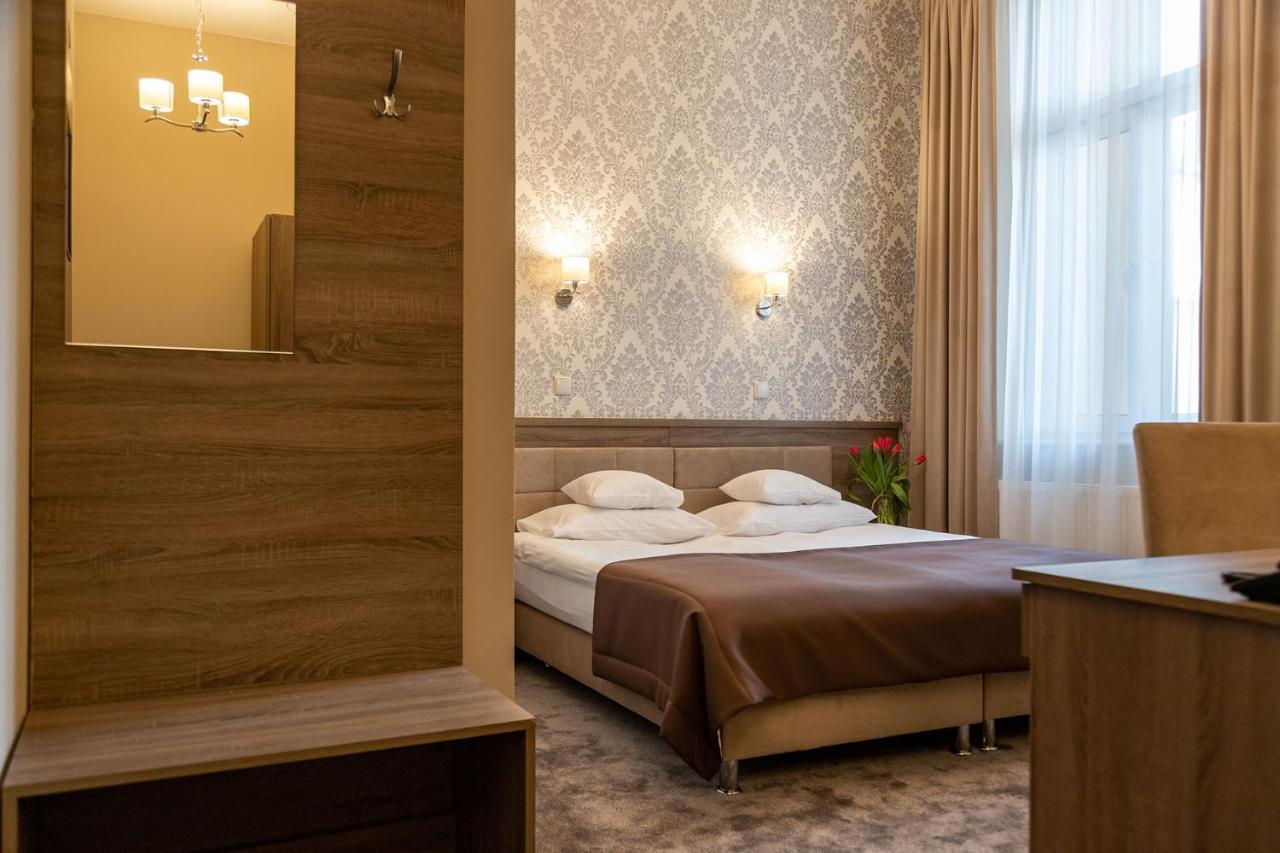 Hotel Maximum Krasków Exterior foto